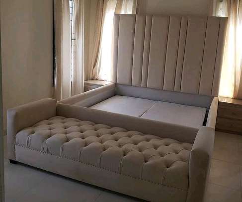 5*6 bed with ottoman image 1