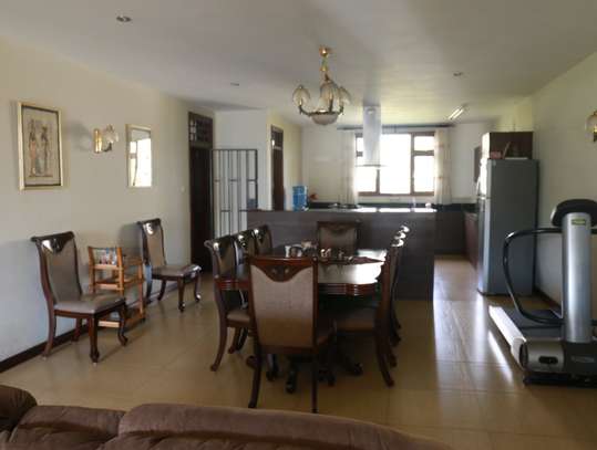 4 Bed Apartment with En Suite at Riverside Drive image 28