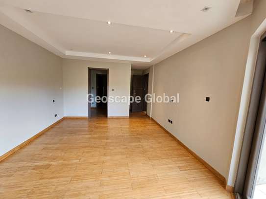 3 Bed Apartment with En Suite in Riverside image 1