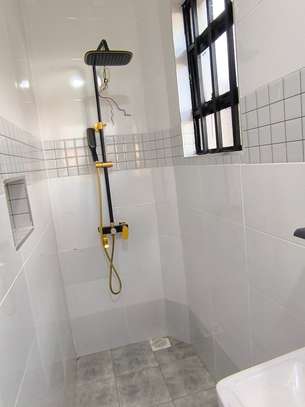 7 Bed Townhouse with En Suite at Kenyatta Road image 1
