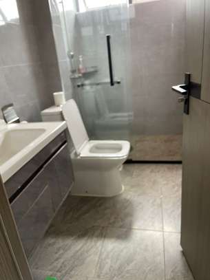 Serviced 2 Bed Apartment with En Suite in Kilimani image 5