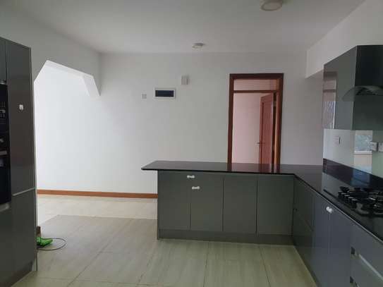 4 Bed Apartment with En Suite in General Mathenge image 18