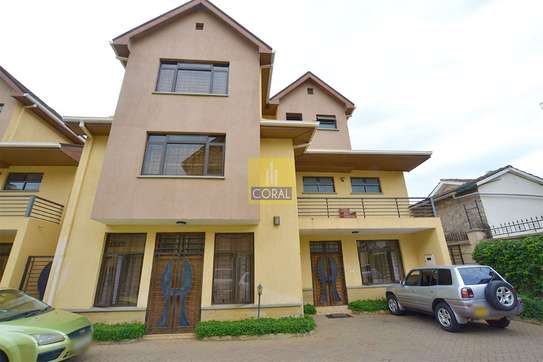 5 bedroom townhouse for rent in Lavington image 17