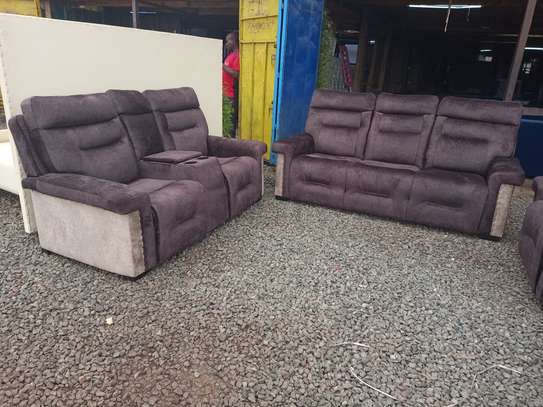 7 seatre new design image 3