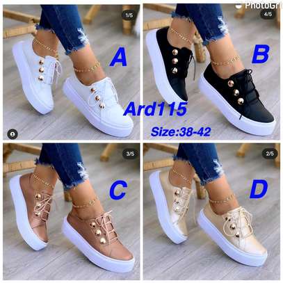 Ladies casual shoes image 4