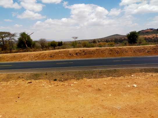 1 acre plot touching Nairobi/Namanga road in Bisil Town image 1