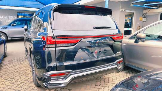 Lexus LX600 2022 black Automatic petrol image 1