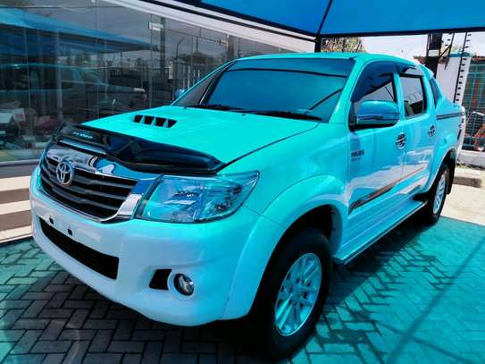 TOYOTA HILUX DOUBLE CABIN 2014MODEL. image 8