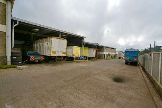 90,000 ft² Warehouse with Backup Generator at Kenya image 4