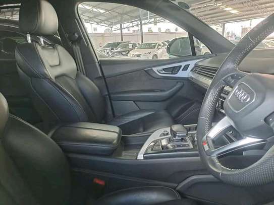 AUDI Q7 image 7
