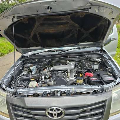 TOYOTA HILUX DOUBLE CAB image 10