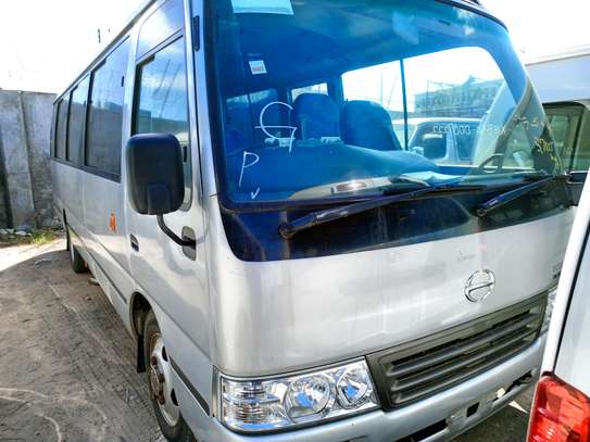 HINO lesser 2015 image 3
