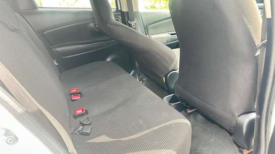 Toyota vitz 1000cc image 2