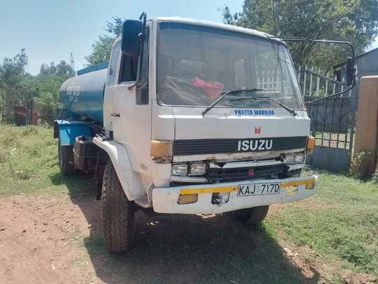 Isuzu water bowser for sale image 3