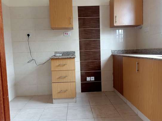 2 Bed Apartment with En Suite at Fourways Junction Estate image 1