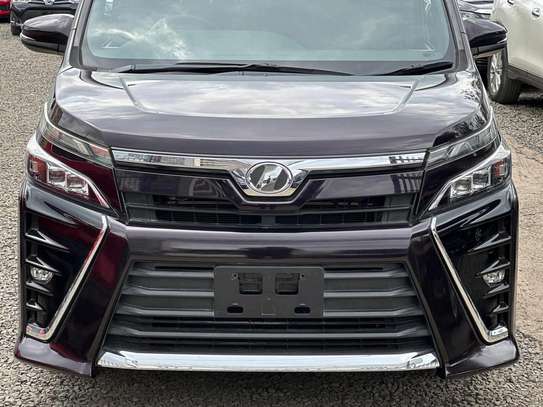Toyota Voxy black color fully loaded 2017 model image 8