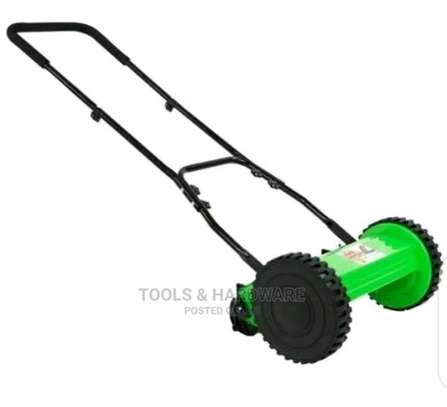 Manual Lawn Mower image 1