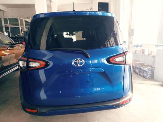 Toyota Sienta non hybrid 2017 blue image 11