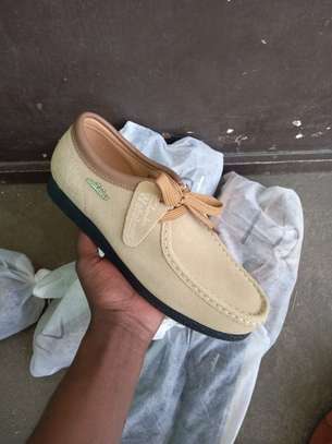 Clarks hotsell wallabees cream
