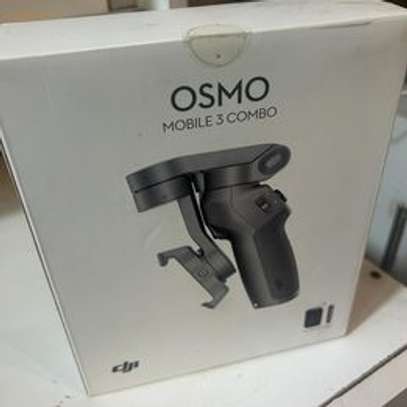 DJI Osmo Mobile 3 Combo Smartphone Gimbal image 2