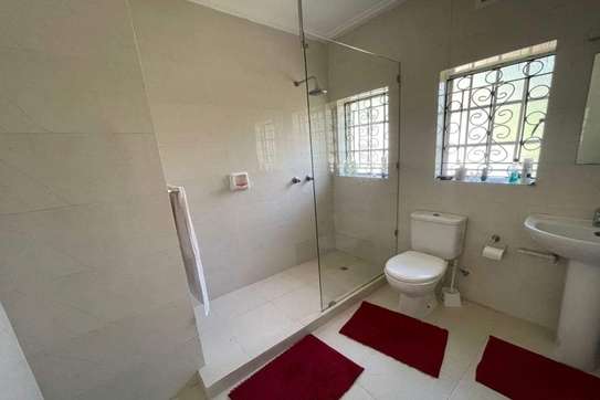 5 Bed House with En Suite in Muthaiga image 33
