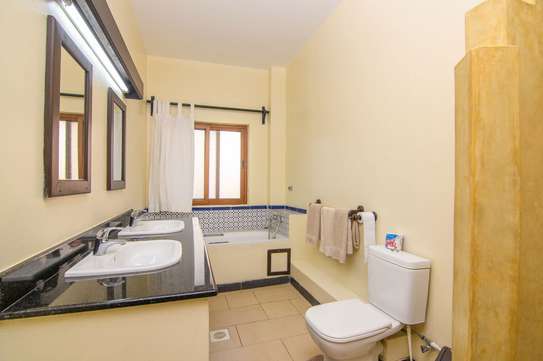 Furnished 3 Bed Apartment with Swimming Pool in Watamu image 11