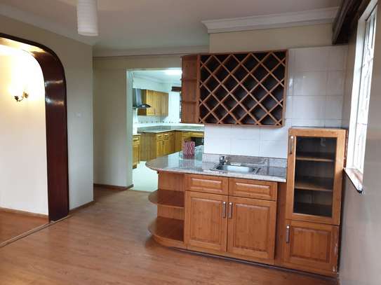 5 Bed Villa with En Suite in Westlands Area image 35