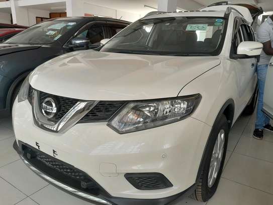 Nissan X-trail white sunroof 2wd 2016 image 10