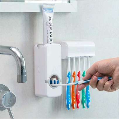toothpaste dispenser image 1