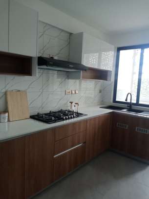3 Bed Apartment with En Suite in Parklands image 7