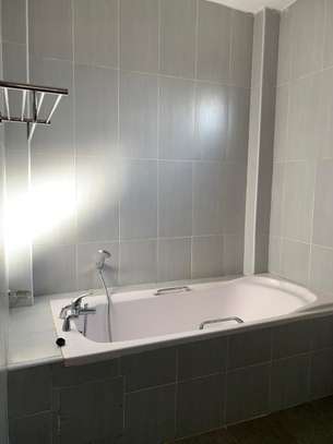 3 Bed Apartment in Kilimani image 14