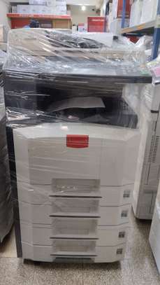 Kyocera KM 2560 photocopier machine image 3