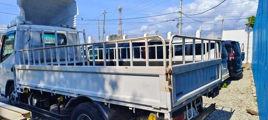Mitsubishi Fuso canter manual diesel 2017 image 6