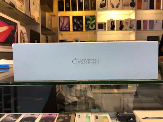 Apple Watch  series 8 image 3