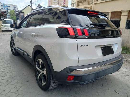 Peugeout  3008 pearl image 6