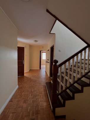 4 Bed Townhouse with En Suite in Lavington image 10