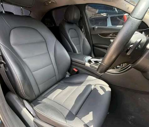Mercedes Benz C200 black image 8