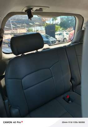 Landcruiser V8 Manual Diesel is on sale in mombasa image 5