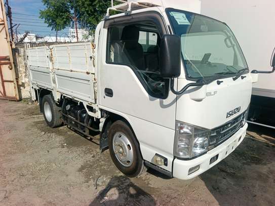Isuzu ELF NkR85 image 2