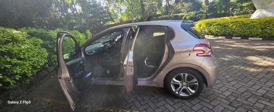 Peugeot 208 Grey Petrol Manual Compact City Car image 4