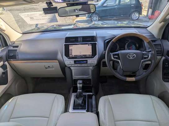 Toyota Landcruiser Prado TX 2019 model image 3