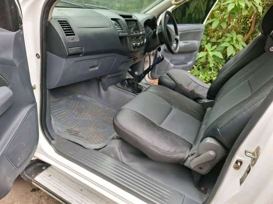 TOYOTA HILUX SINGLE CAB LOCALLY ASSEMBLED 4WD OPTIONAL 2013 image 10