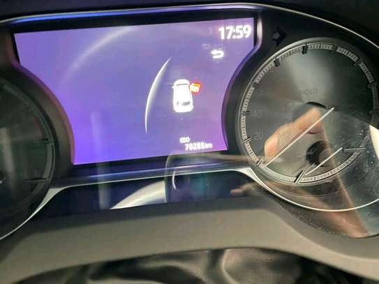 TOYOTA HARRIER NEW SHAPE 2020MODEL MOONROOF image 4