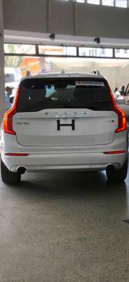 Volvo XC90 T5 AWD 2019 Sunroof image 13