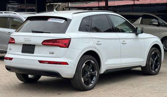 Audi Q5 Quattro S-Line White 2017 image 9
