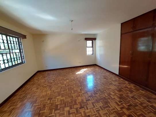 5 Bed Townhouse with En Suite at James Gichuru image 7