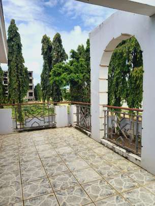 4 Bed Townhouse with En Suite in Nyali Area image 12