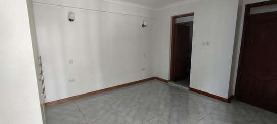 Serviced 2 Bed Apartment with En Suite in Westlands Area image 5