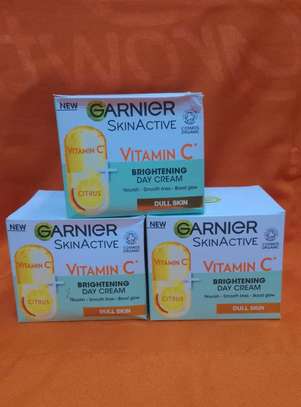 Garnier Vitamin C Brightening Day Cream image 2