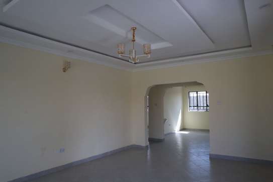 3 Bed House with En Suite in Kitengela image 22